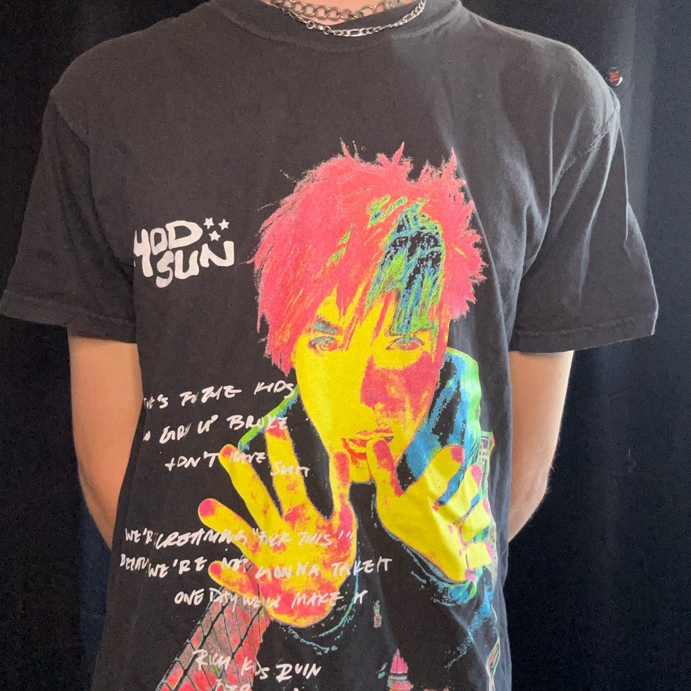MOD SUN rich kids ruin everything black thermal camera print medium
